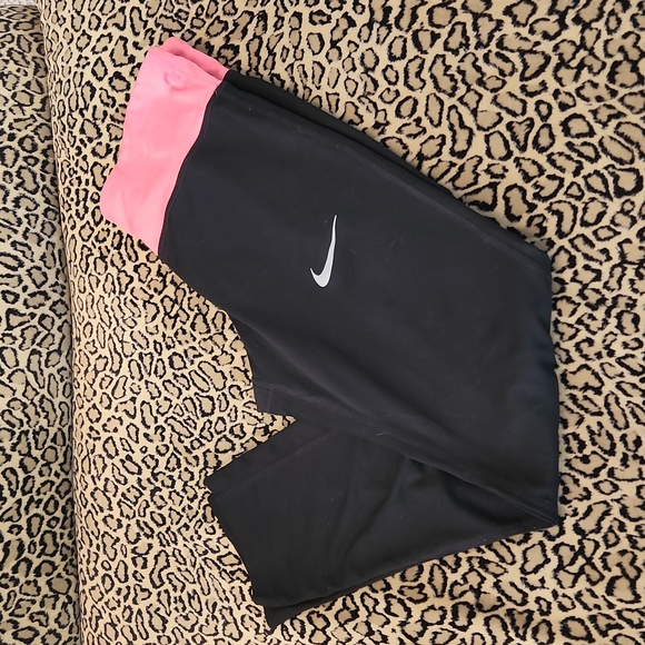 Nike Pants - Nike Calf length leggings size small